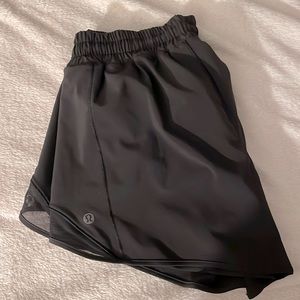 black hotty hot shorts lulu lemon